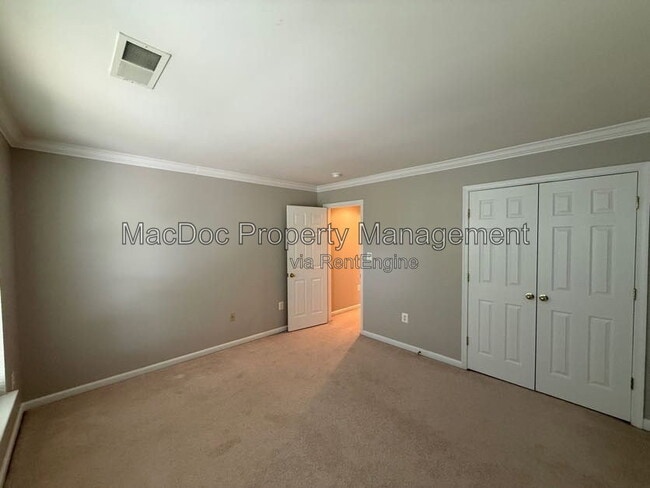 Building Photo - 1404 Graham Dr