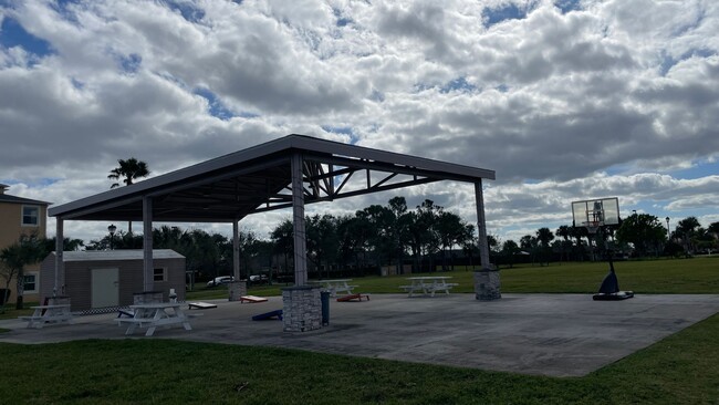 Building Photo - Terraces at Heritage Isle!!