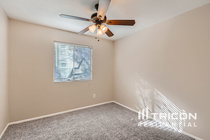 Building Photo - 850 W Lobo Ave