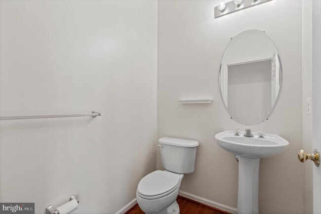 Building Photo - 22576 Welborne Manor Square