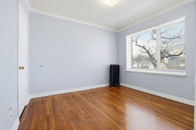 Building Photo - 7501 S Stewart Ave