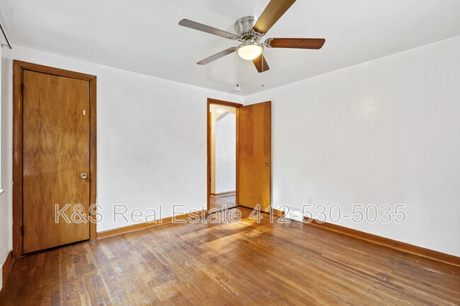 Building Photo - 823 Hartman St