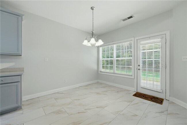 Building Photo - 3032 Mockingbird Ln