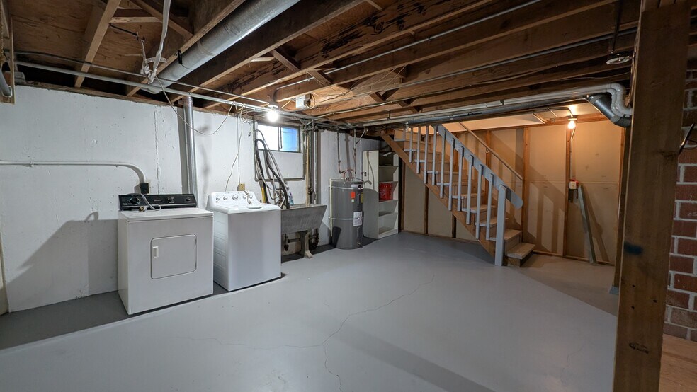 Building Photo - 3437 SE Francis St