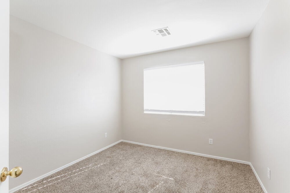 Building Photo - 2210 W St Catherine Ave