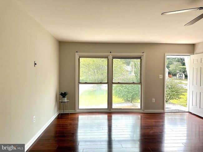 Building Photo - 6732 Harrison Ln