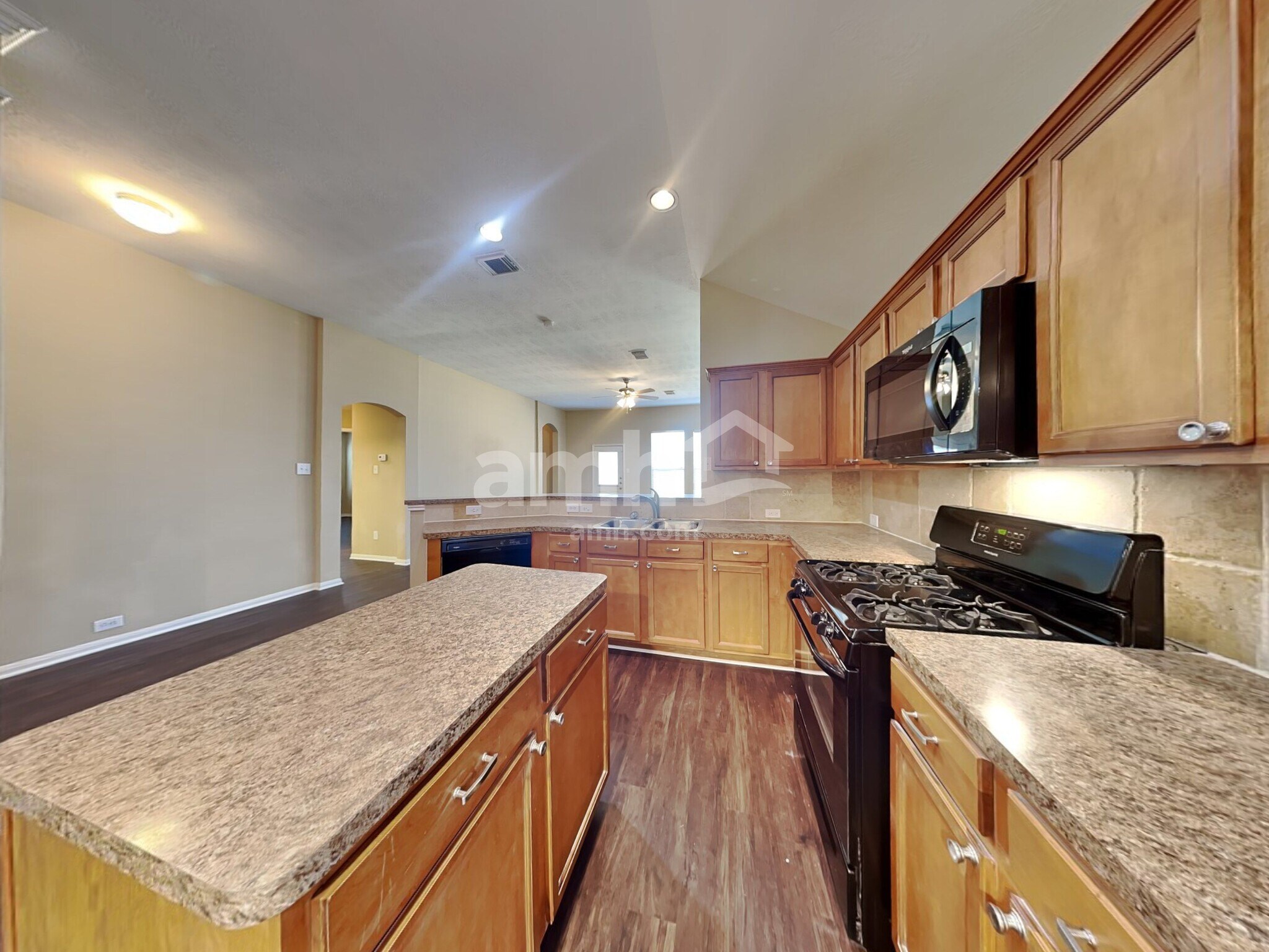 Building Photo - 15919 Sonoma Park Dr