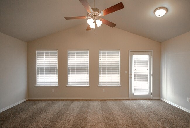 Building Photo - 641 N Keats Dr