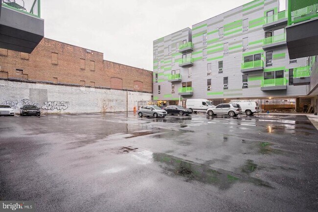 Building Photo - 1501 N 31st St