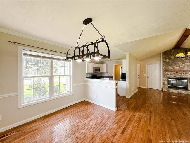 Building Photo - 7228 Beaver Run Dr