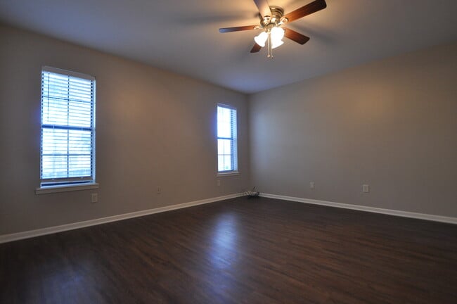Building Photo - Coming Soon: Stunning 3 Bedroom, 2 Bathroo...