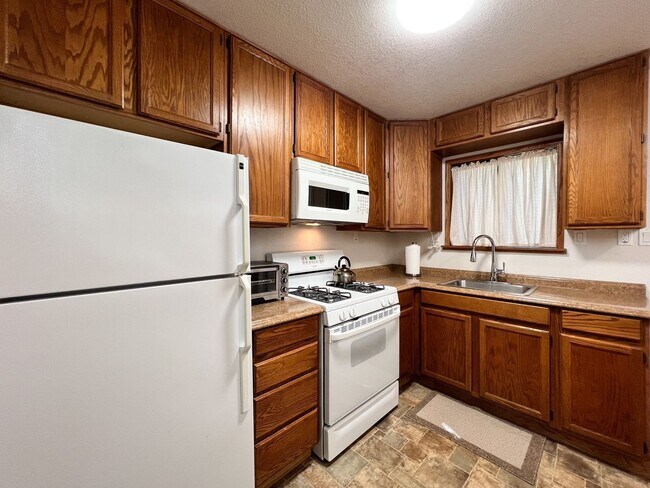 Building Photo - 3138 Browns Valley Rd