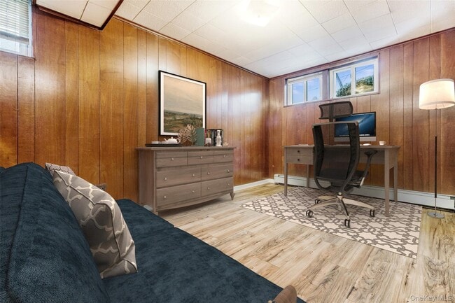 Building Photo - 721 River St