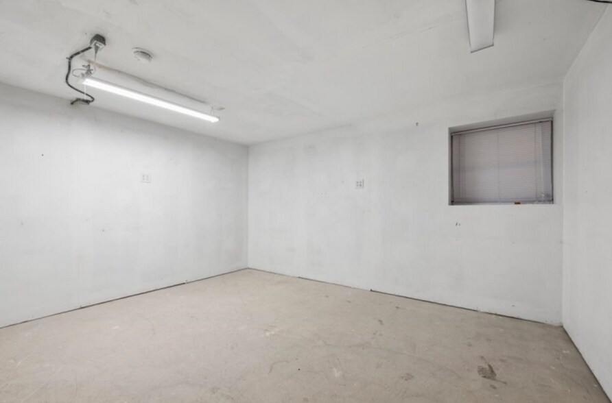 Building Photo - 20 Alexandria Way