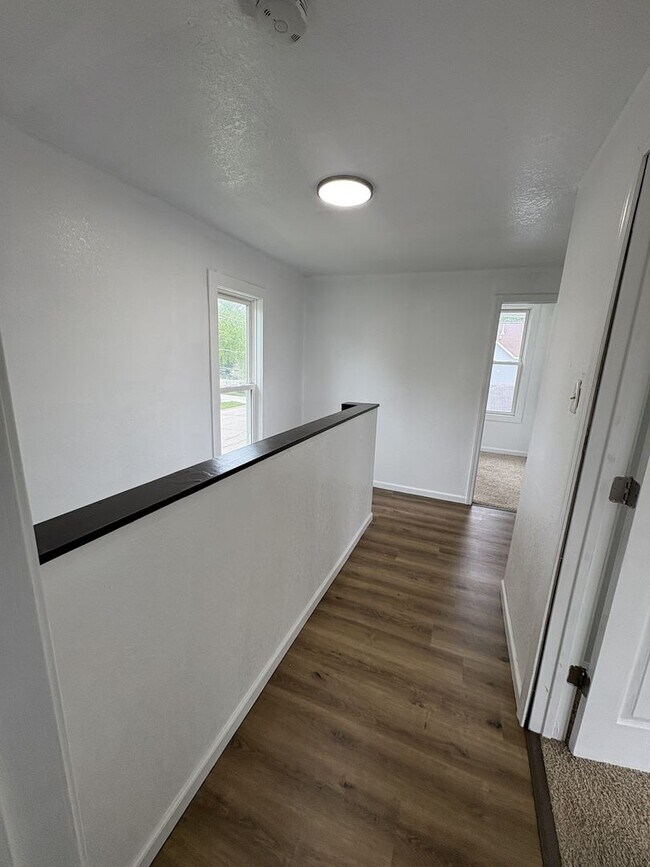 Building Photo - Updated 2 Bed, 2 Bath House for Rent with 2 Stall Garage!!!