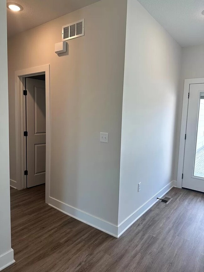 Building Photo - 15666 E 21st St N