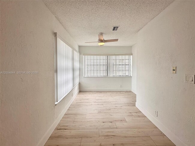 Building Photo - 2580 Coral Springs Dr