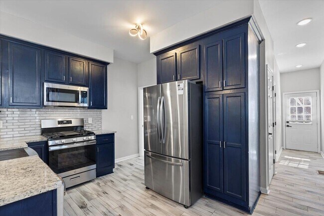 Building Photo - 1205 Forest Ave