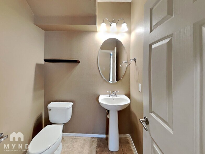 Building Photo - 10991 E Midnight Moon Ln