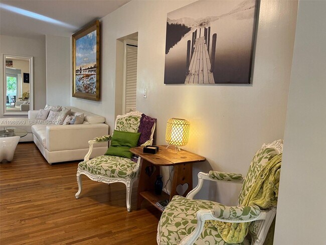 Building Photo - 113 SW 2nd St