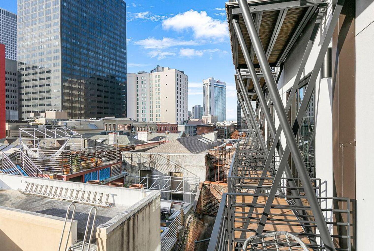 Building Photo - 611 Commerce St