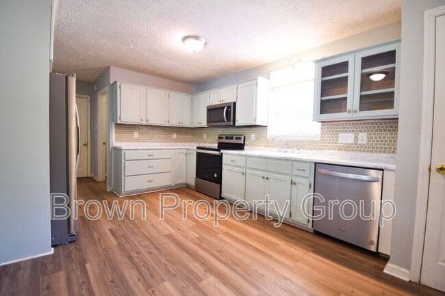 Building Photo - 624 Porter Rd