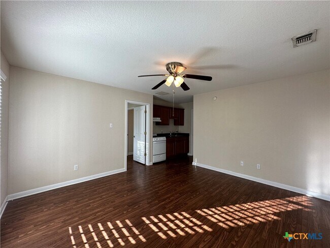 Building Photo - 148 Rush Haven