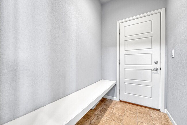 Building Photo - $2,950.00 - 3 Bedrooms, 2.5 Bathrooms, Single Family Home in Circle Rock with Cozy Fireplace!