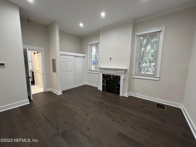 Building Photo - 1541 Riverside Ave