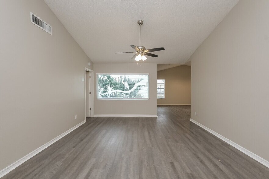 Building Photo - 4360 Grandwood Ln