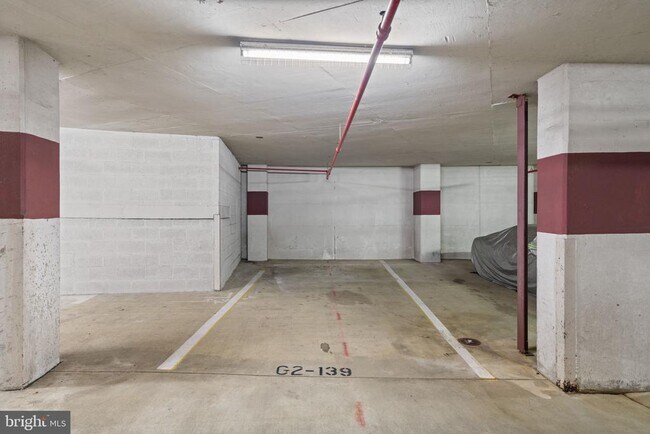 Building Photo - 1805 Crystal Dr
