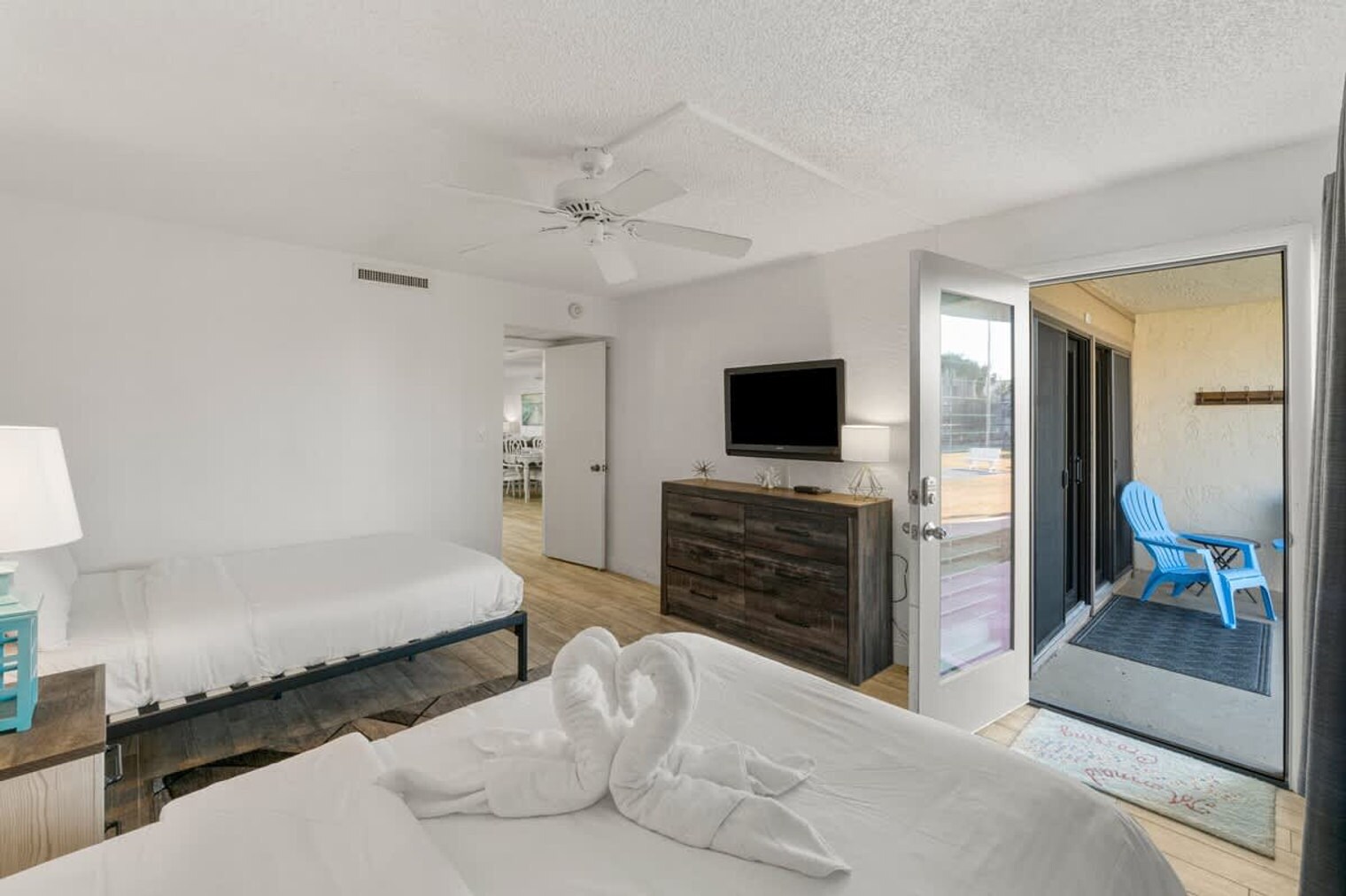 Building Photo - 8727 Thomas Dr