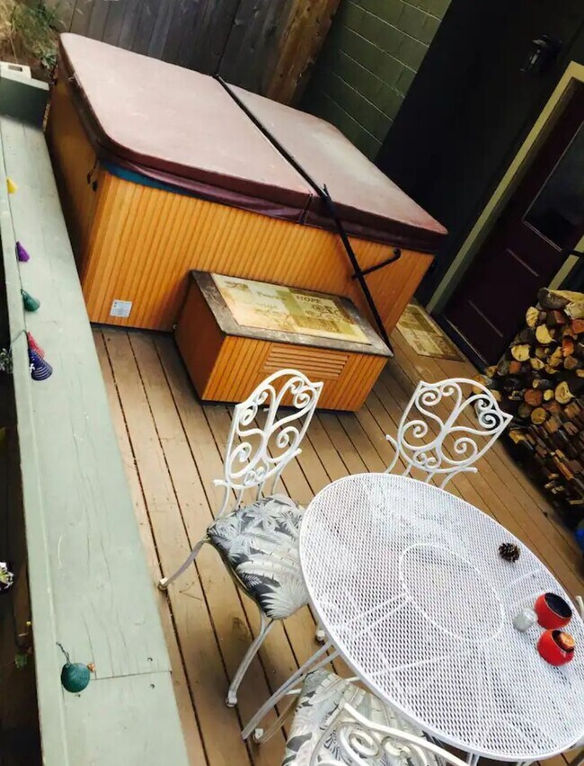 Building Photo - Available Now! Boulder’s Best-Kept Secret Fully Furnished | Mountain Living in Town