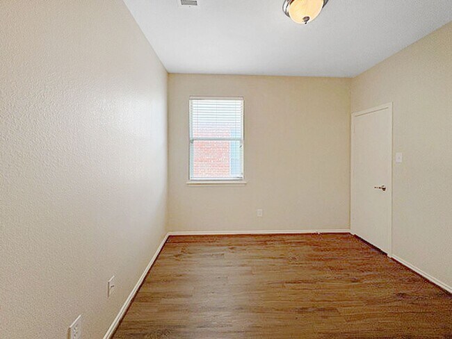 Building Photo - 9716 Minton Dr