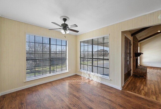 Building Photo - 8721 Hidden Hill Dr