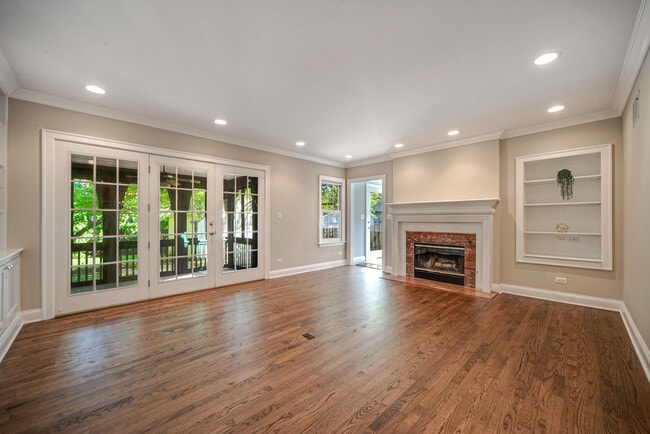 Building Photo - 662 Greenview Pl