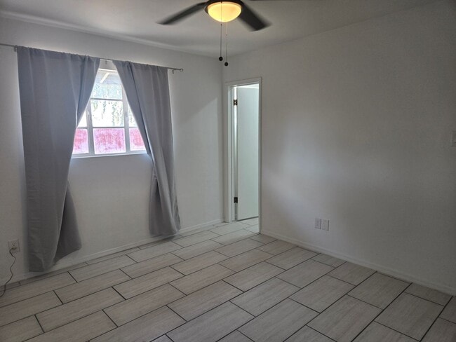 Building Photo - Cozy 3 bed, 2 bath home in Phoenix, No HOA!