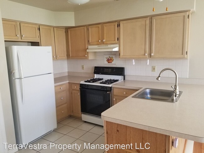 Building Photo - 3 br, 1.5 bath House - 4008 Tall Pines