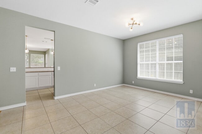 Building Photo - 4011 Travis Country Cir
