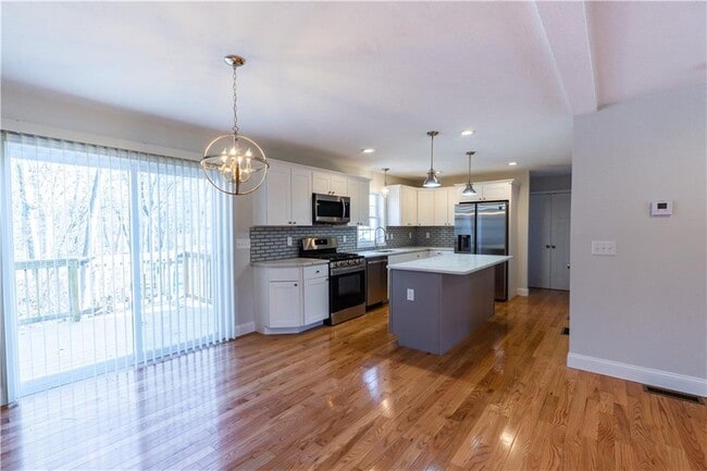 Building Photo - 100 Brentwood Ave