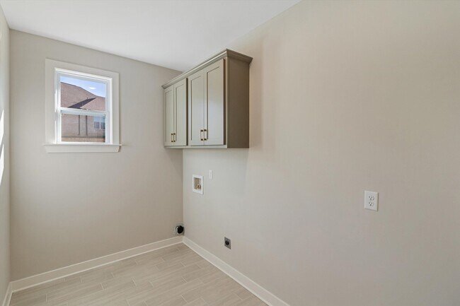 Building Photo - 531 Laurel Pk Dr