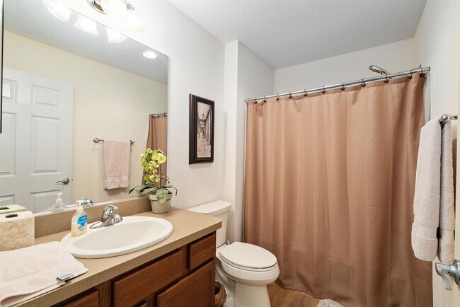 Building Photo - Furnished Annual Rental – Near Brownwood Town Square