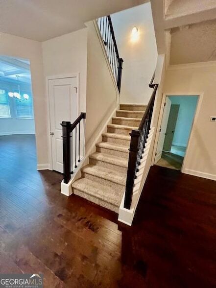 Building Photo - 600 Rosehill Ln SW