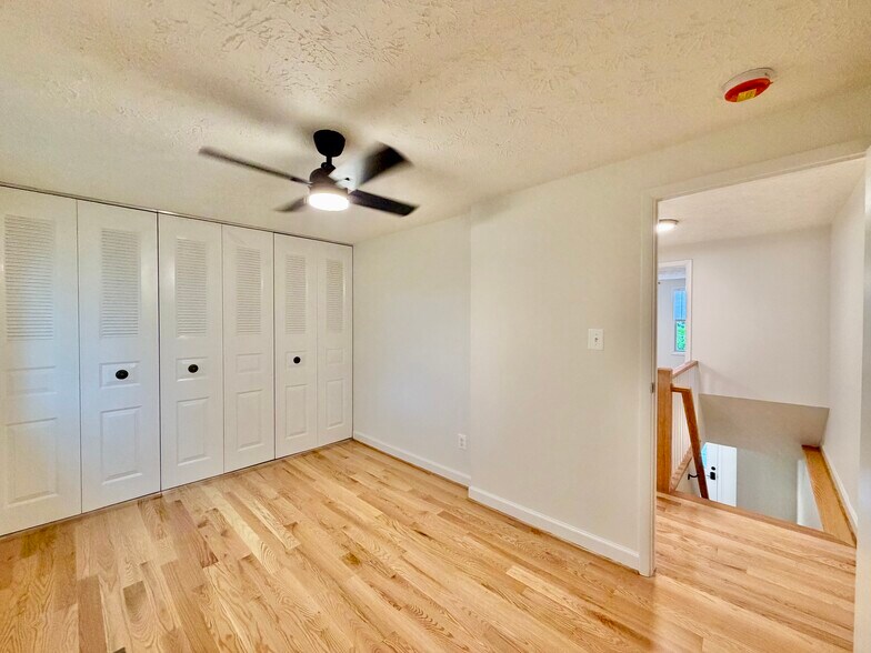 Building Photo - 2853 Middleboro Dr