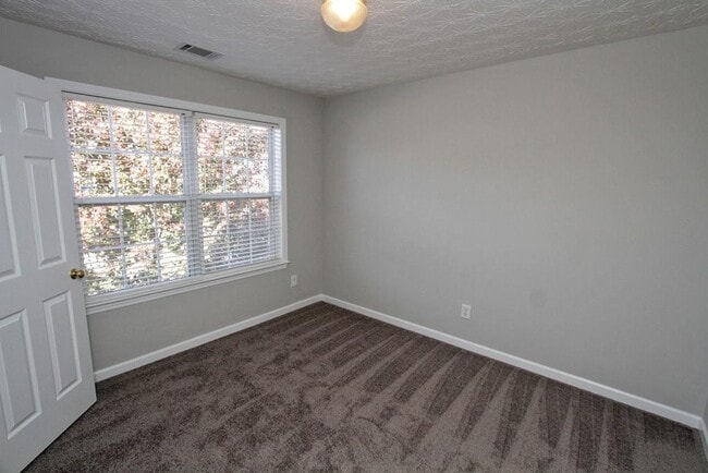 Building Photo - 3508 Hill Pond Dr NE
