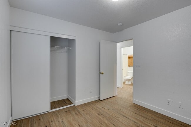 Building Photo - 10046 Catseye Cove Ct