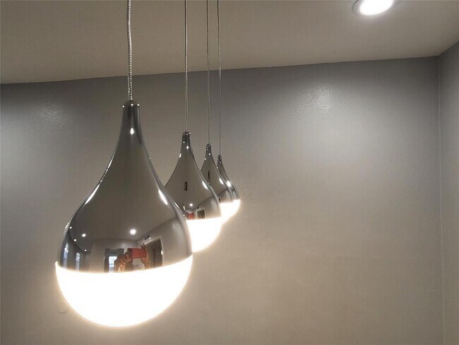 Building Photo - 14333 Memorial Dr