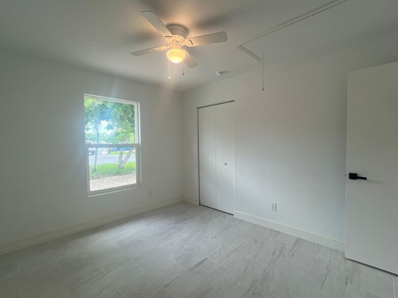 Building Photo - 12113 Fuller Ln