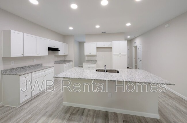 Building Photo - 3539 Rosselle St