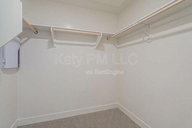 Building Photo - 7300 E Earll Dr